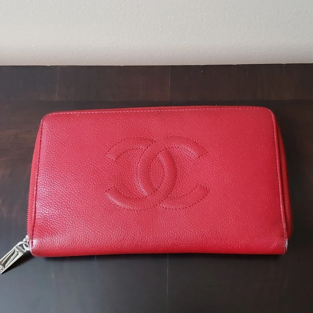 CHANEL TIMELESS CC ZIP AROUND CAVIAR LEATHER WALLET - Picture 2 of 11
